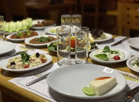 Günlük hazırlanan Balkan mezeleri